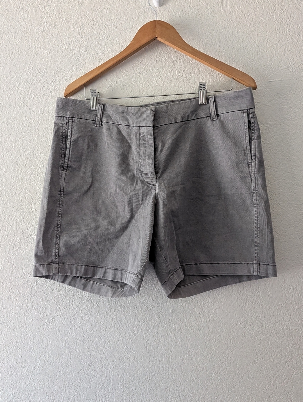 NWT J. Crew 7" Stretch Chino Short Storm Gray Size 14